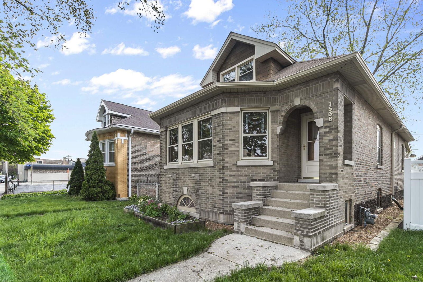 Property Photo: 1538 Euclid Avenue IL 60402