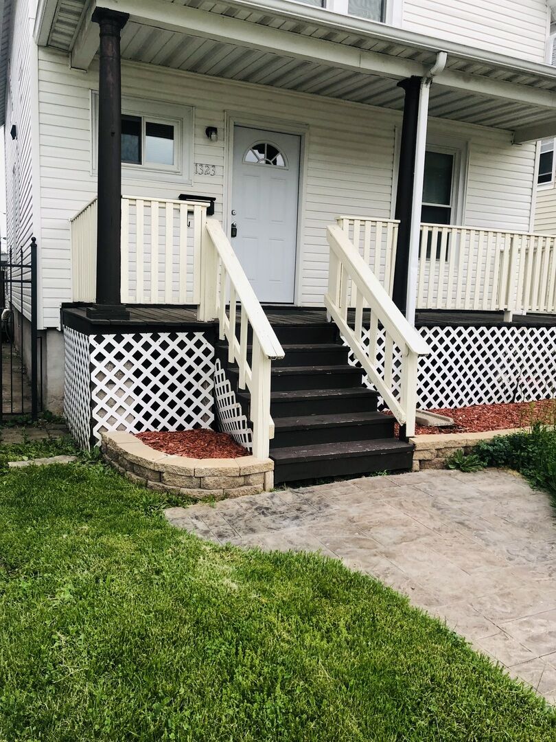 Property Photo:  1323 Park Avenue  IL 60411 