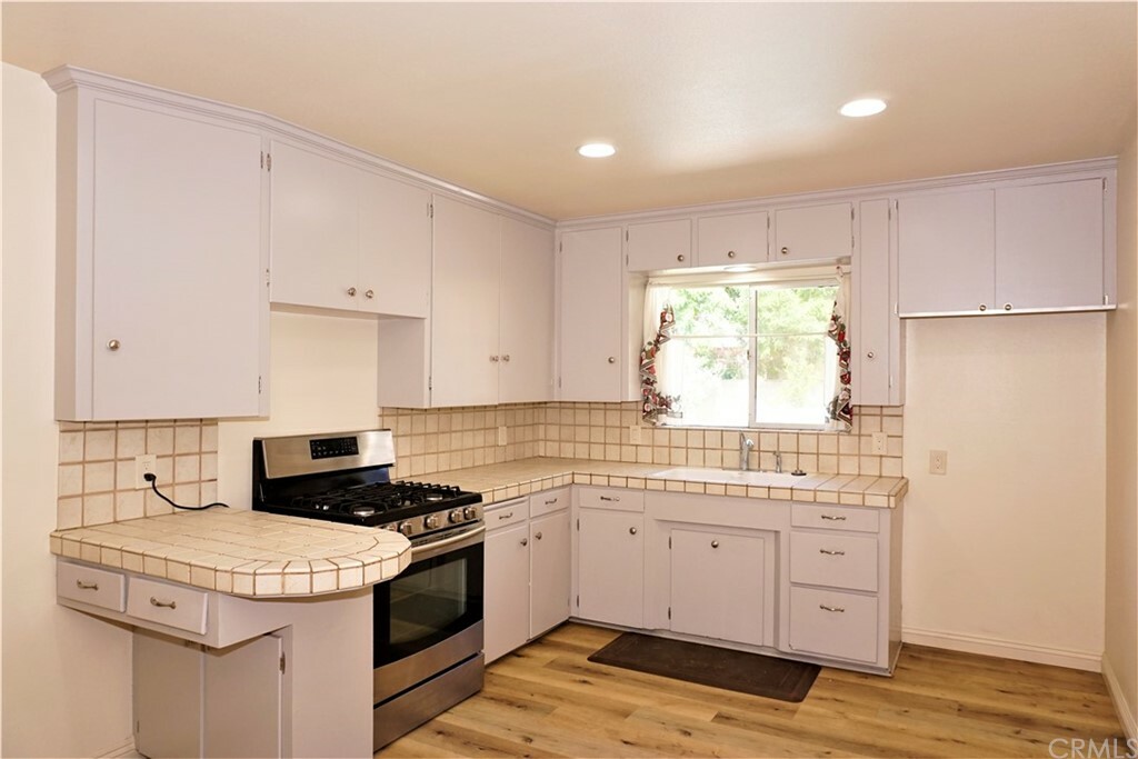 Property Photo:  642 S Taylor Street  CA 92543 