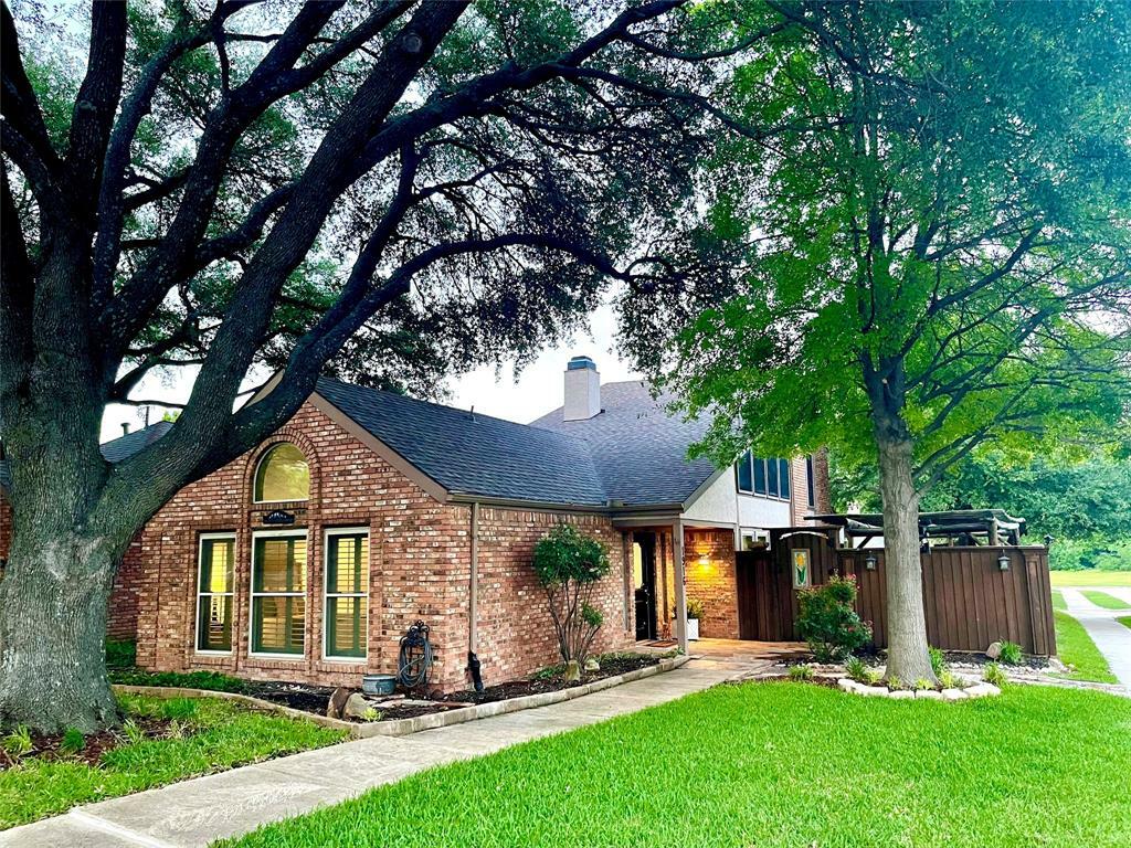 Property Photo:  1916 Country Club Drive  TX 75074 