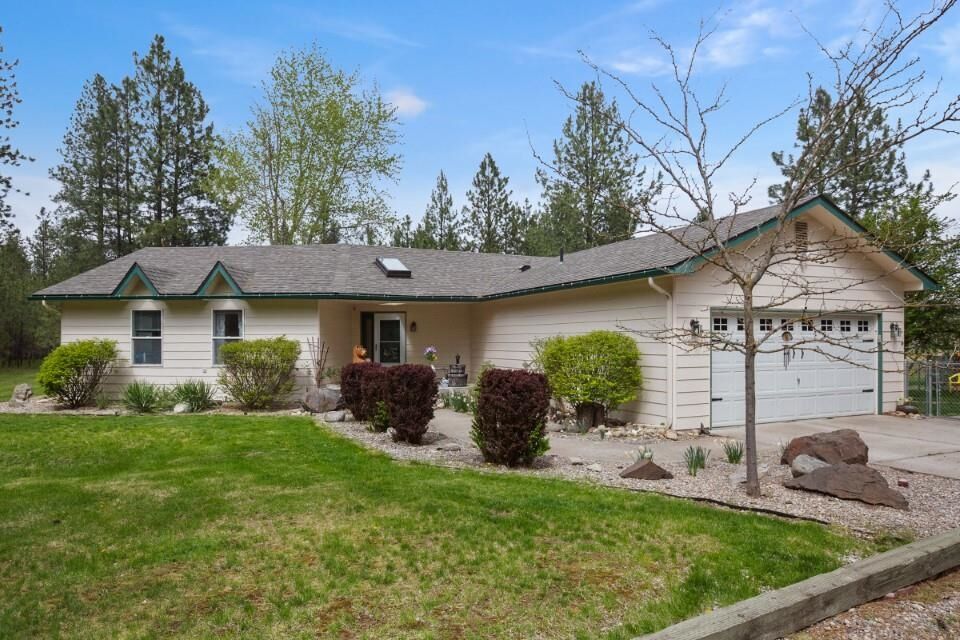 Property Photo:  3517 E Denison-Chattaroy Rd  WA 99003-5654 