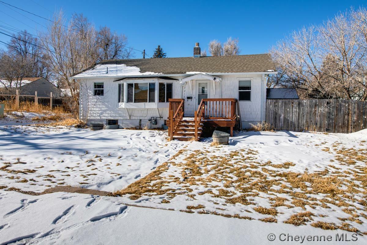 Property Photo:  2214 Duff Ave  WY 82001 