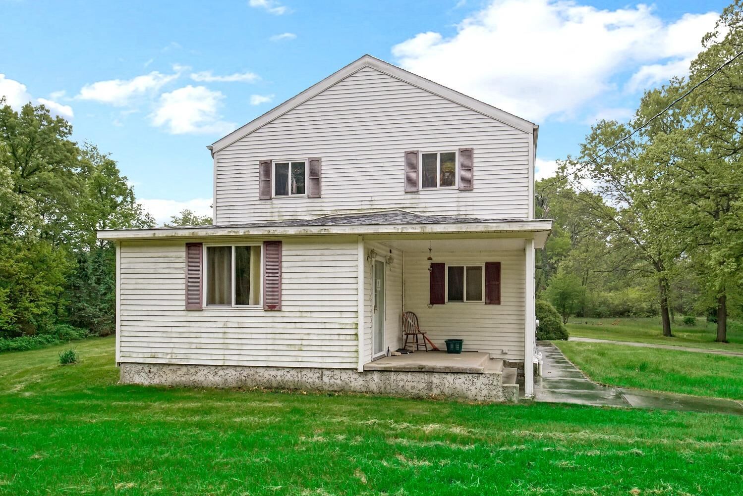 Property Photo: 1415 W 250 IN 46366