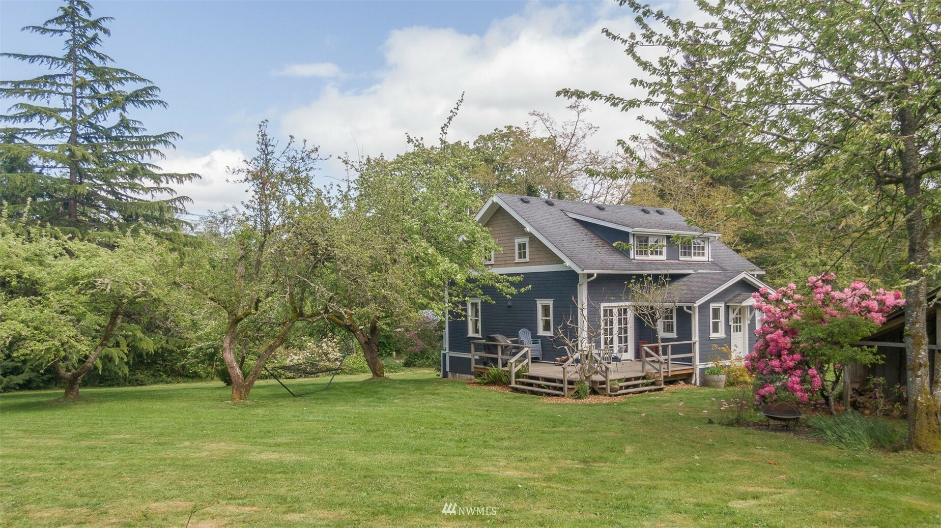 Property Photo:  6701 SW Point Robinson Road  WA 98070 