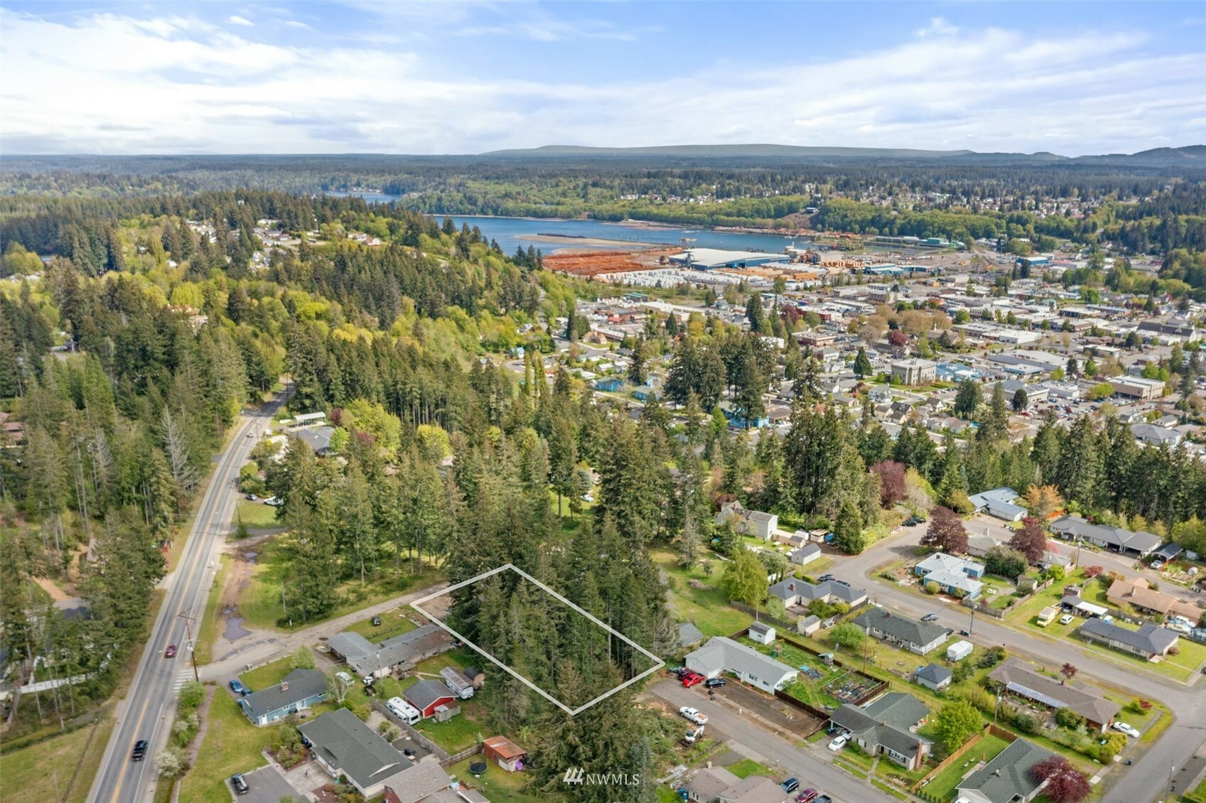 Property Photo:  40 E Sylvan Heights Lane  WA 98584 