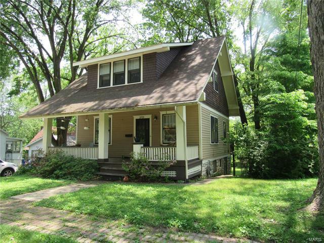 Property Photo:  2721 Walnut Street  IL 62002 