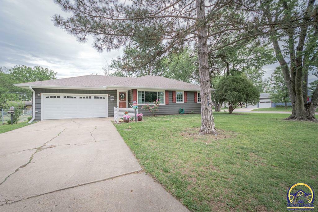 Property Photo:  1578 SW Glendale Dr  KS 66604 