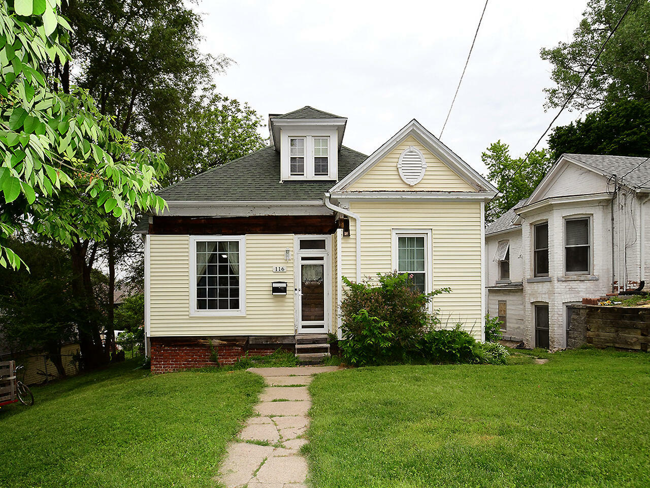 Property Photo:  116 Bloomer  Street  IA 51503 