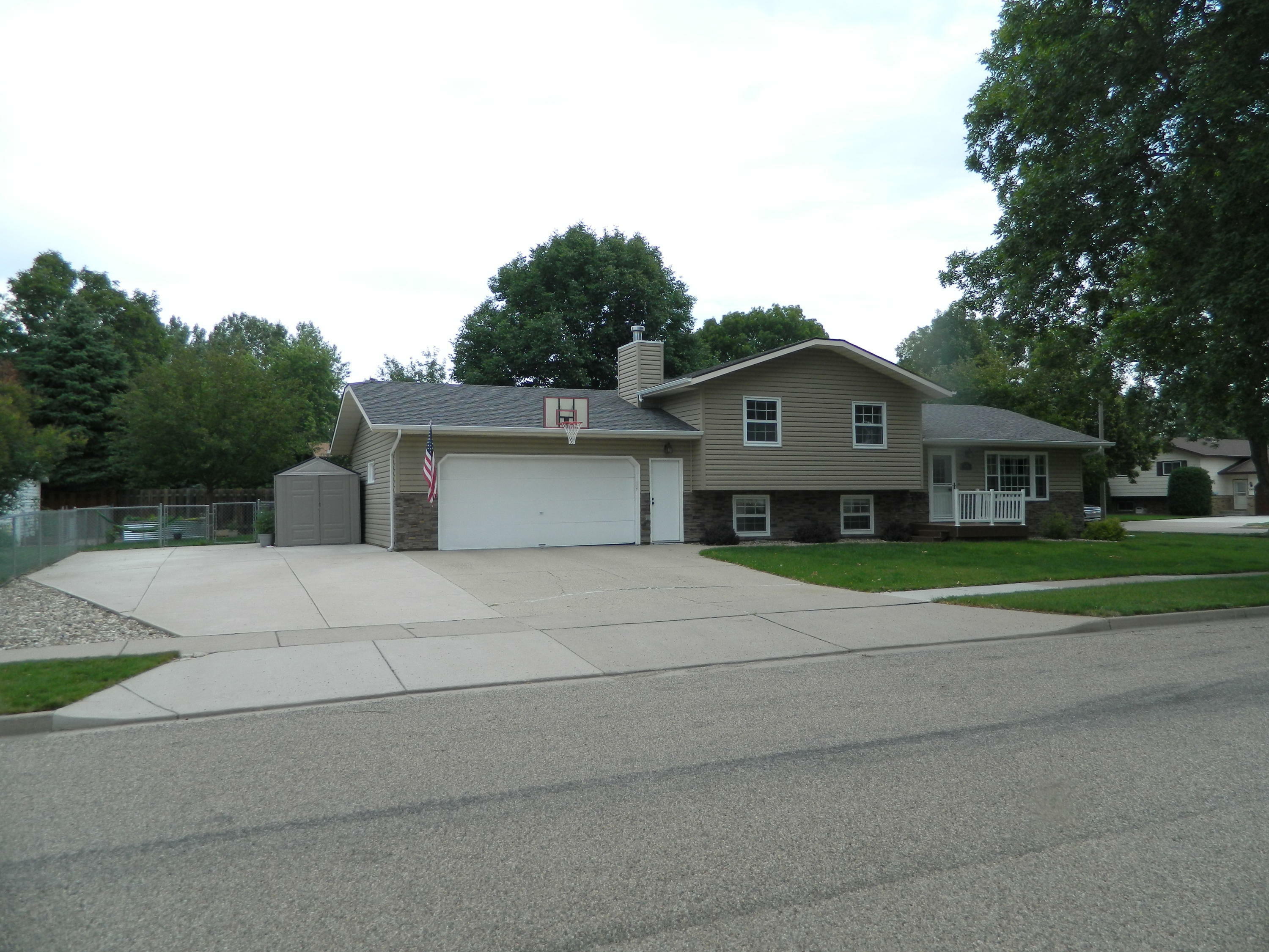 Property Photo:  1664 Wichita Drive  ND 58504 