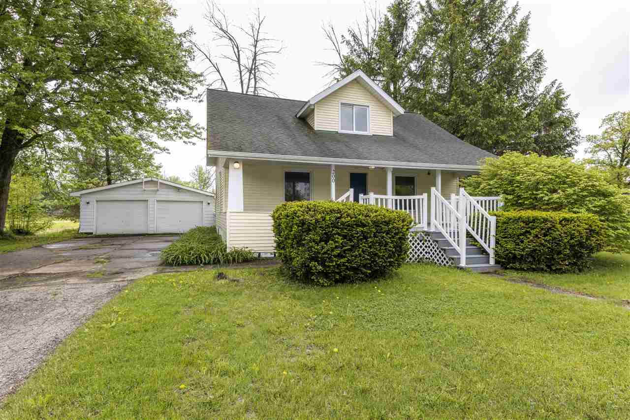 Property Photo:  200 Glidden  MI 48612 