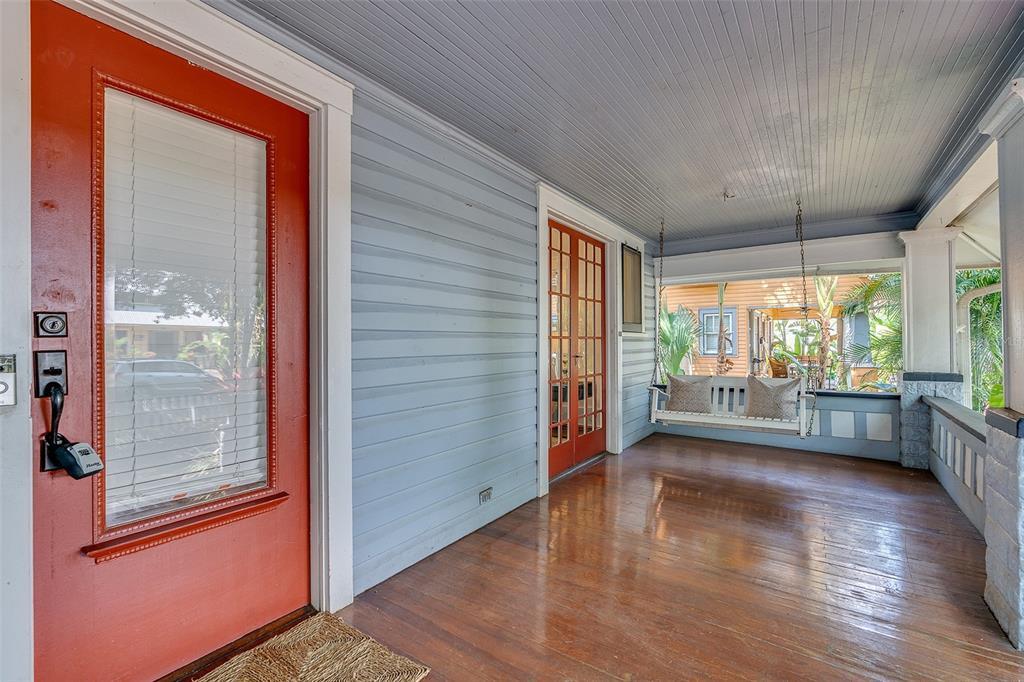 Property Photo: 241 8th Avenue N FL 33701