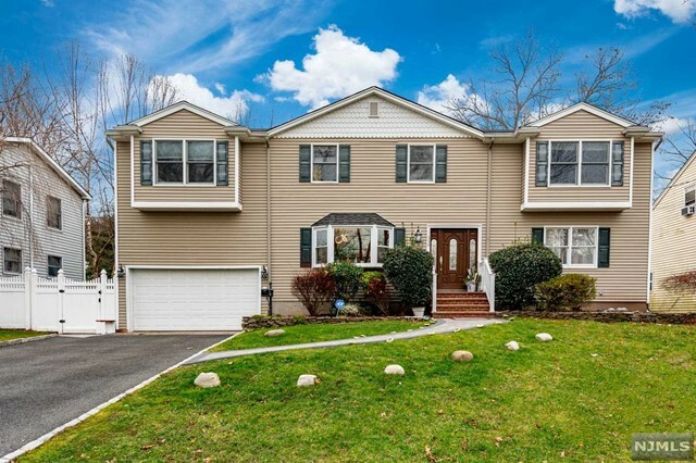 334 Sherwood Drive  Paramus NJ 07652 photo