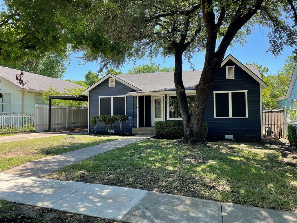 Property Photo: 1121 S Brighton Avenue TX 75208
