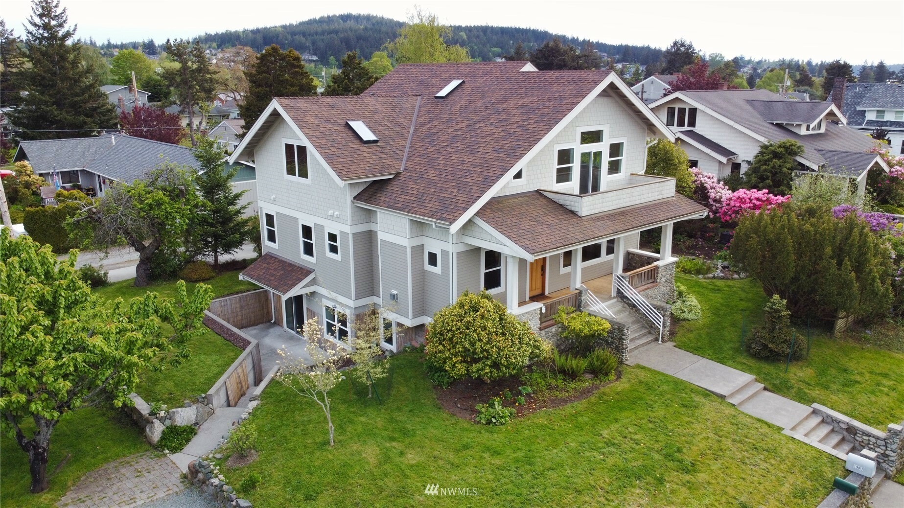 Property Photo:  1903 9th Street  WA 98221 