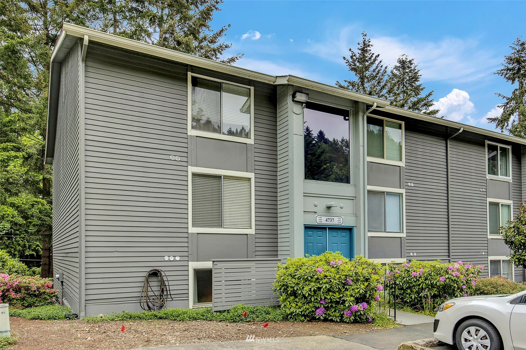 Property Photo:  4737 W Lake Sammamish Parkway SE A101  WA 98027 