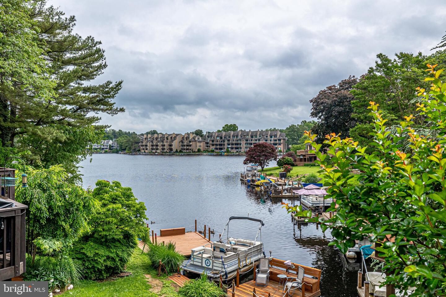 Property Photo: 2024 Lakebreeze Way VA 20191