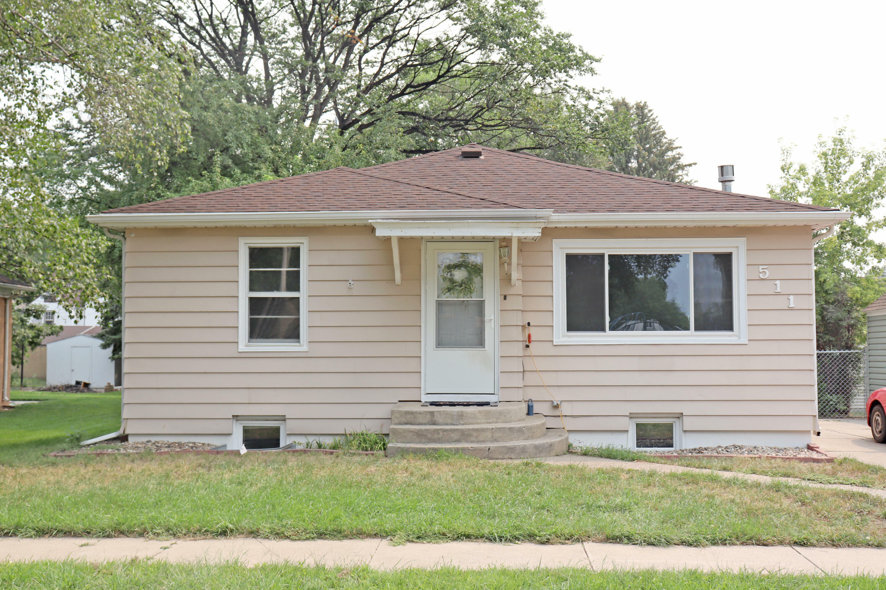 Property Photo:  511 N Anderson Street  ND 58501 