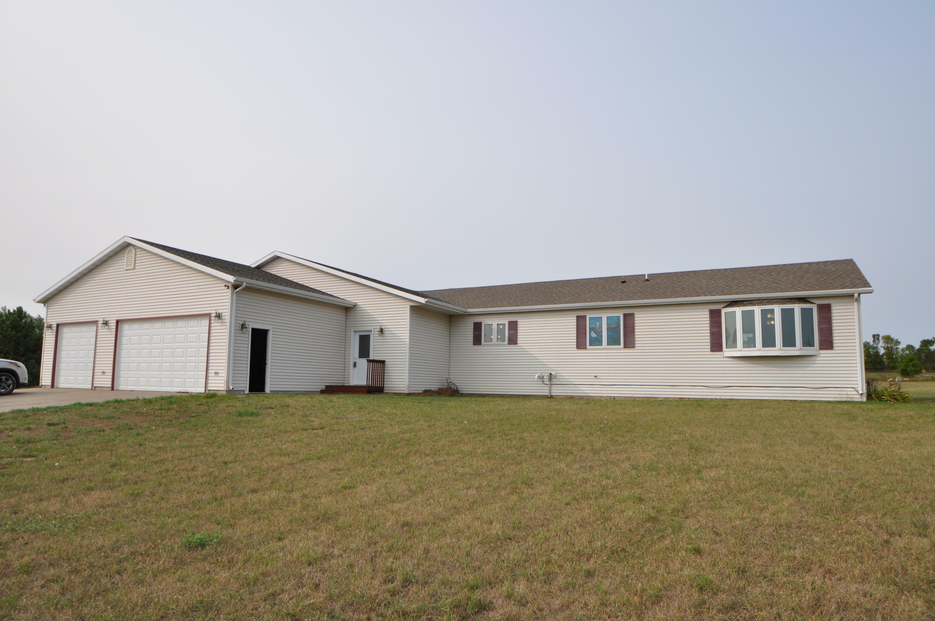 Property Photo:  7612 Viking Drive  ND 58504 