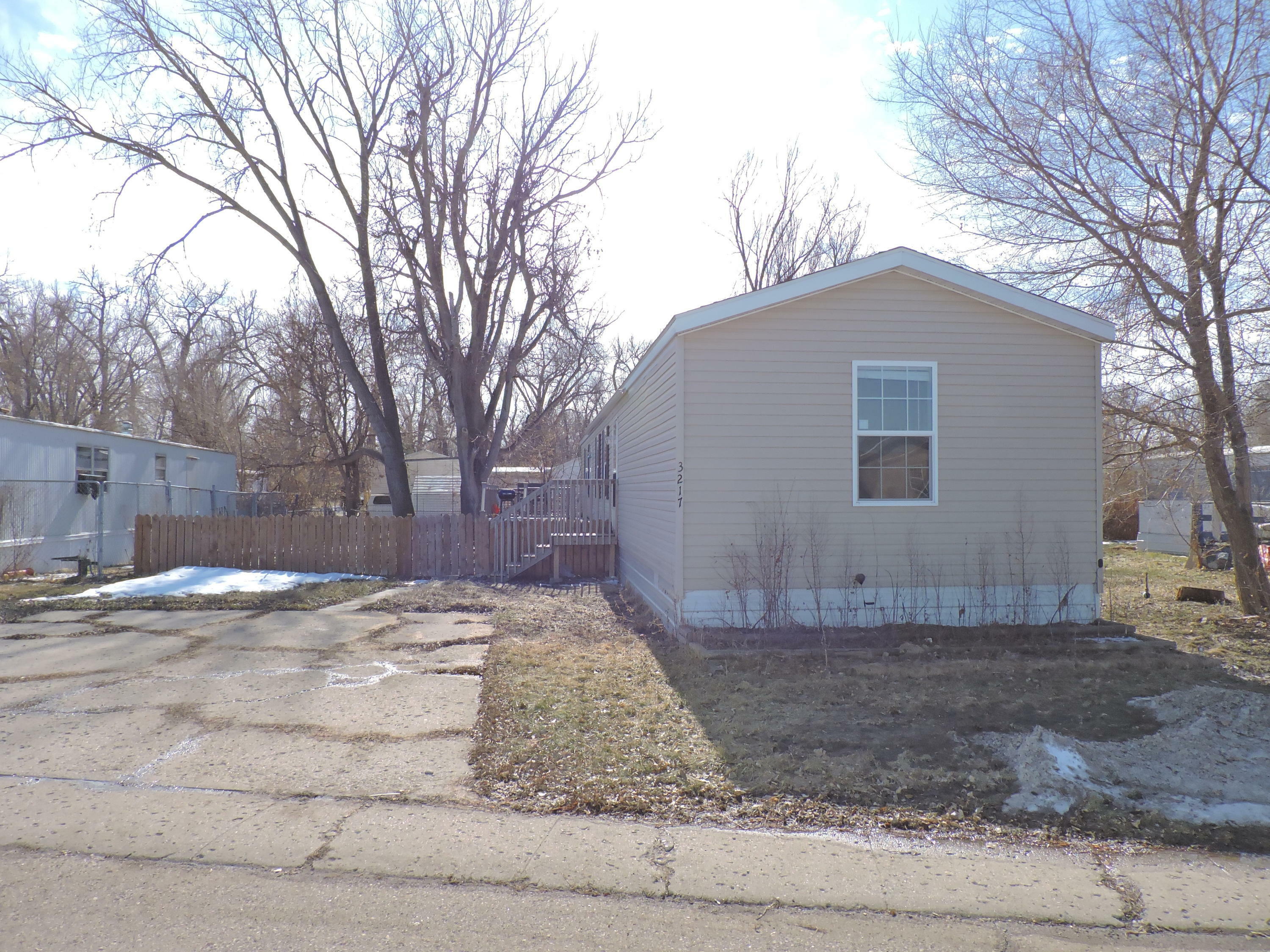 Property Photo:  3217 Twin City Drive SE  ND 58554 