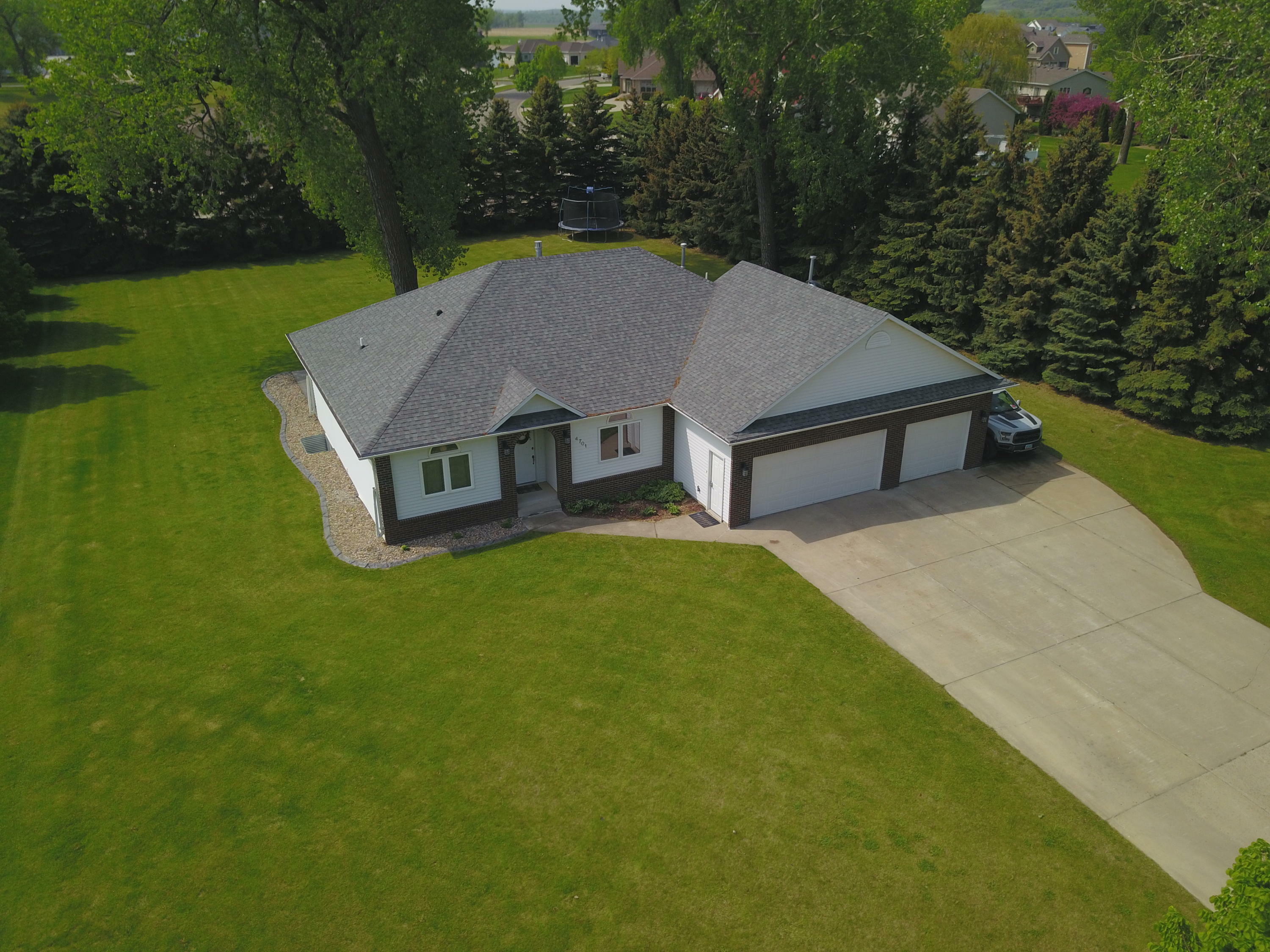 Property Photo:  4701 South Bay Drive SE  ND 58554 