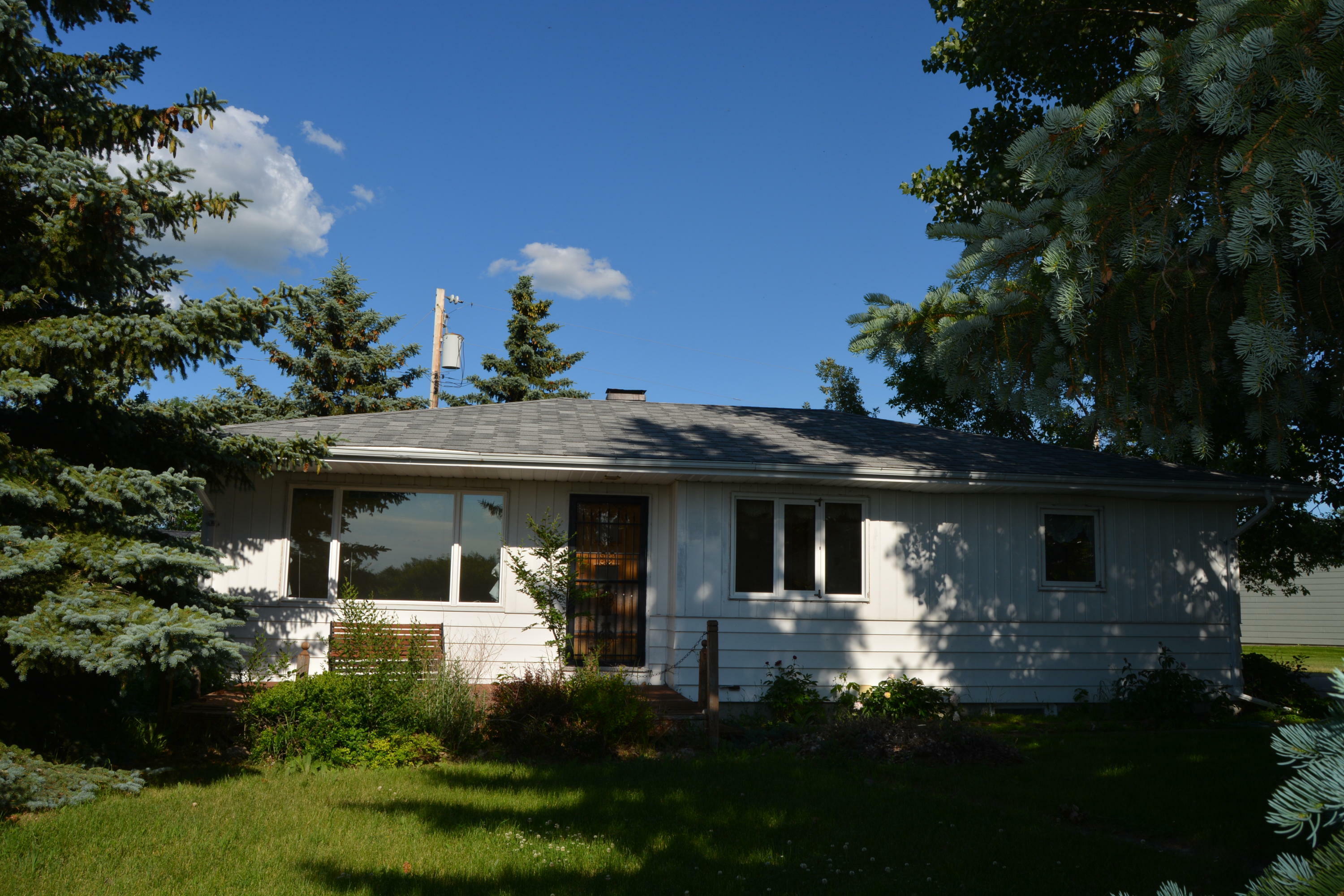 Property Photo:  101 4th Street  ND 58565 