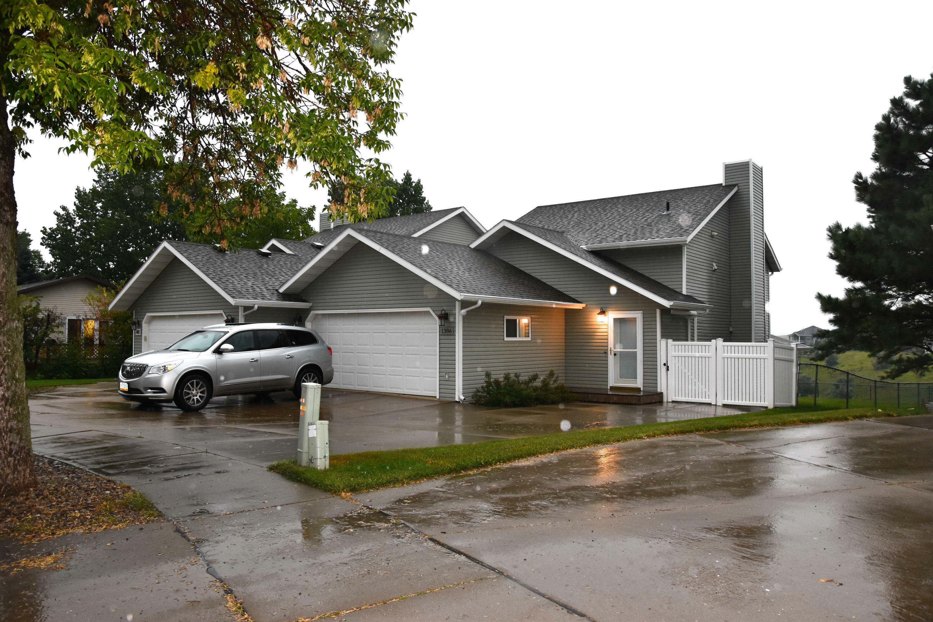 Property Photo:  1306 Territory Drive  ND 58503 