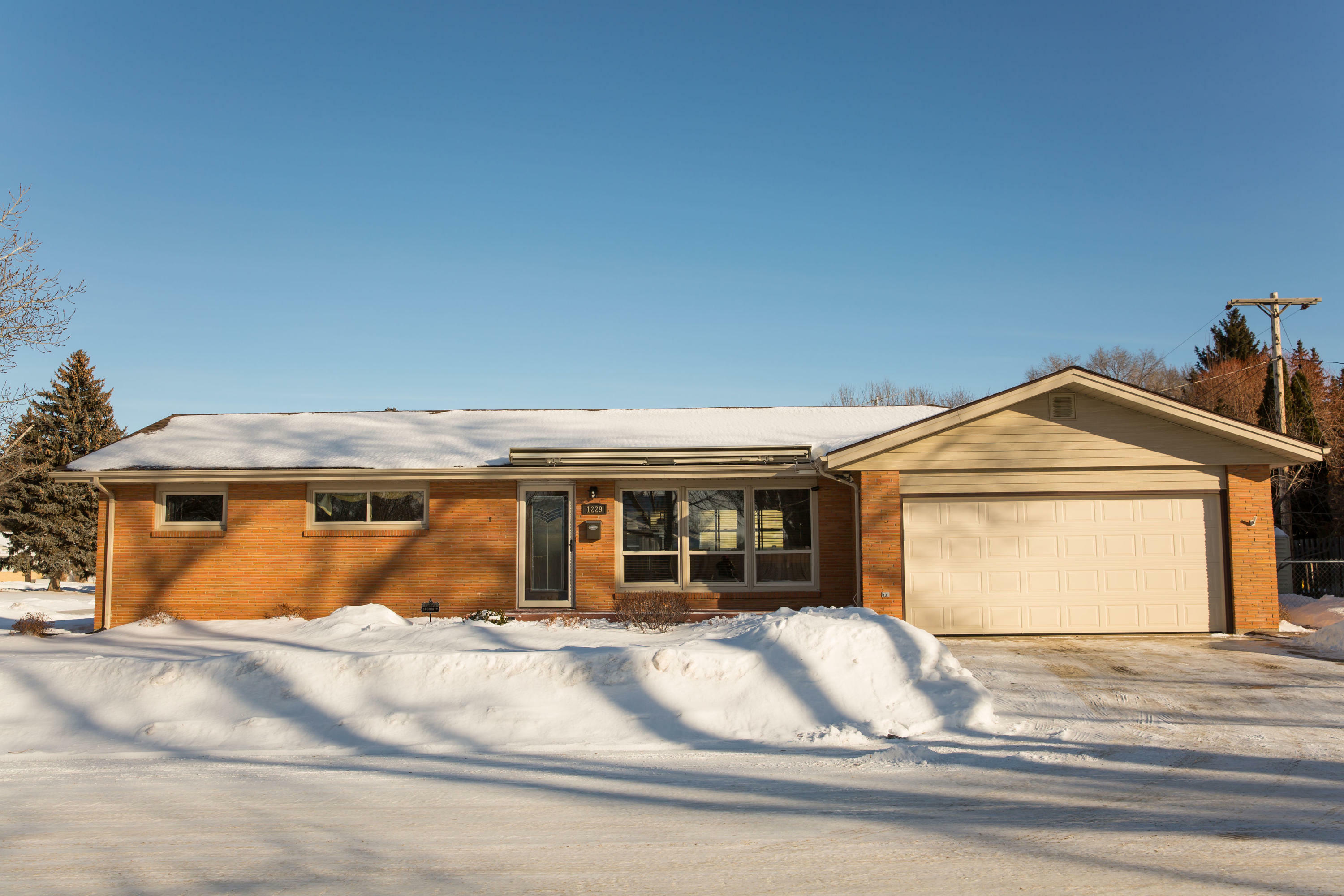 Property Photo:  1229 Mandan Street  ND 58501 