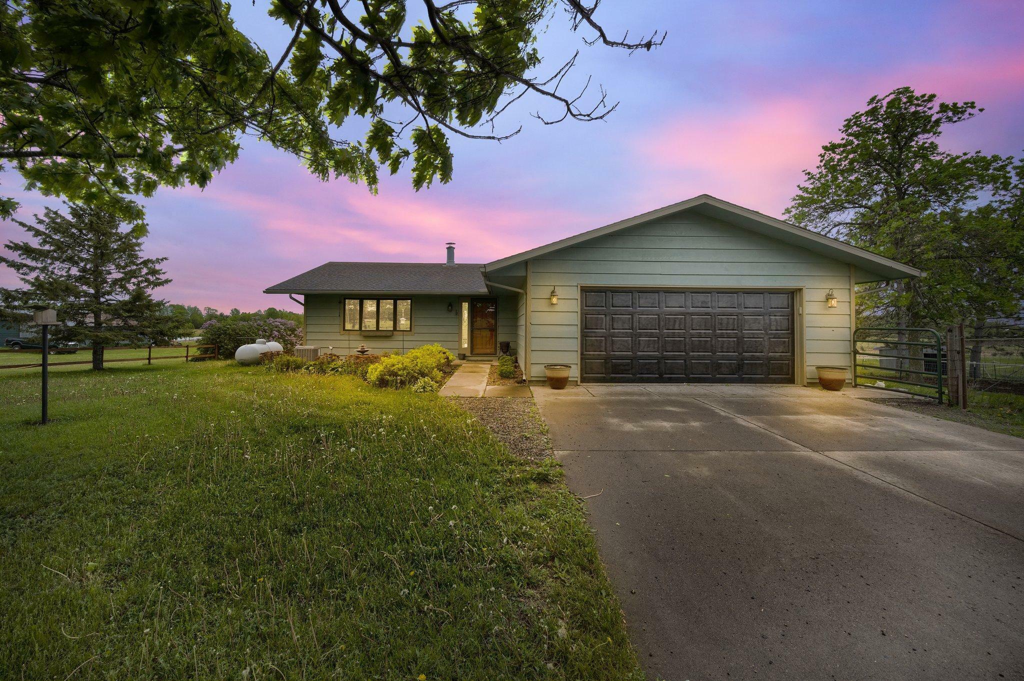 Property Photo: 2261 210th Avenue MN 55051