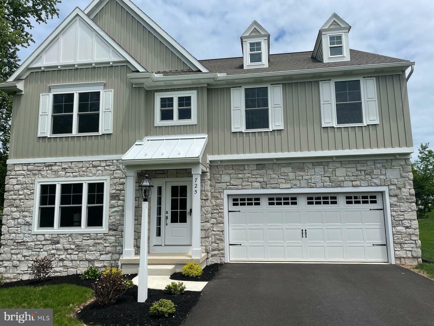 Property Photo:  725 Hampton Court  PA 17112 