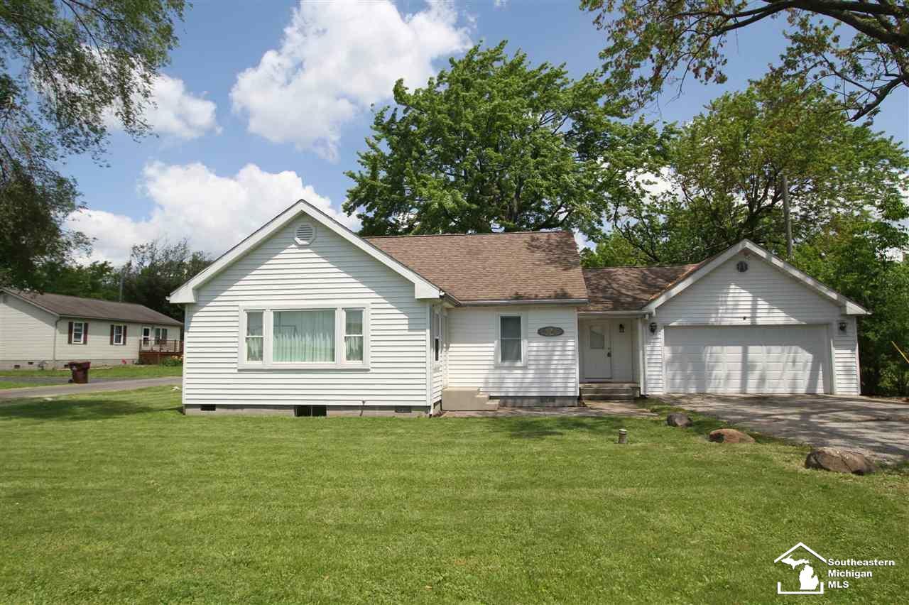 Property Photo:  5645 Lakeview  MI 48166 