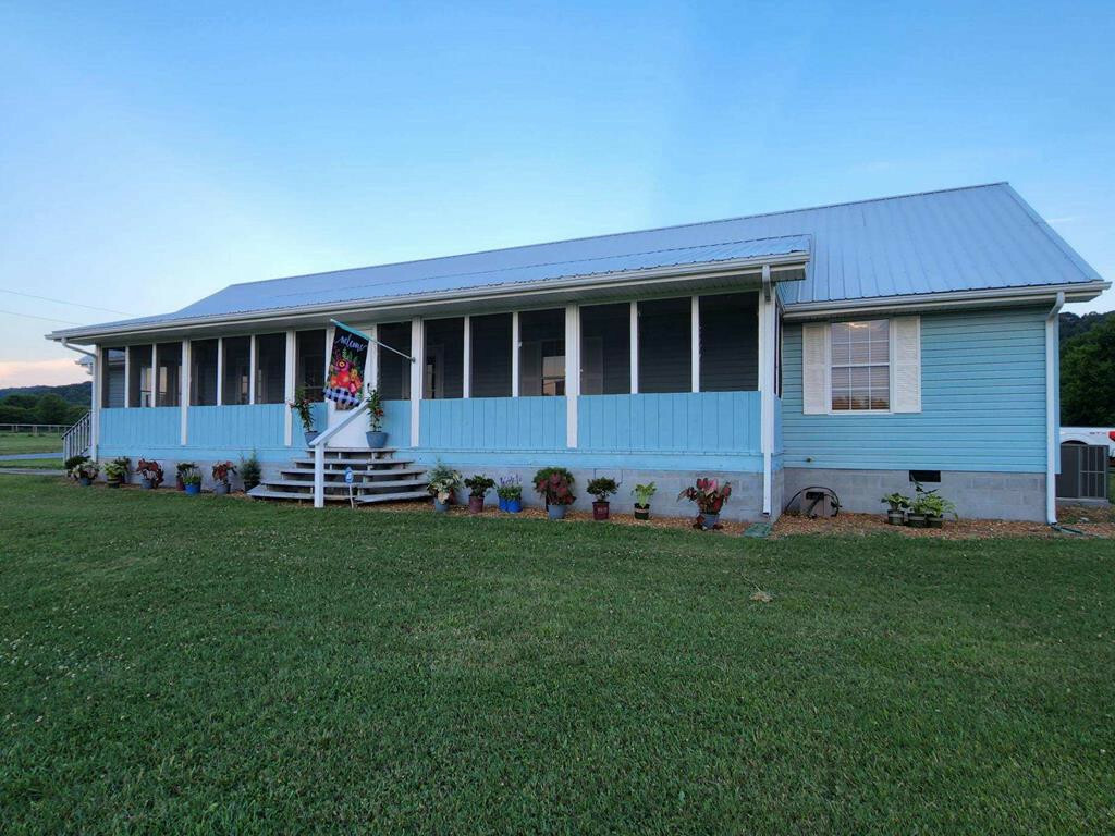 Property Photo:  837 W Willson Street  TN 37826 