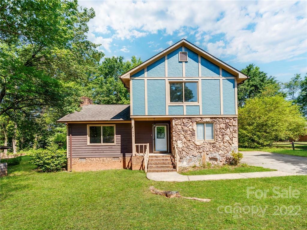 Property Photo:  2654 Castle Hill Road  NC 28052 