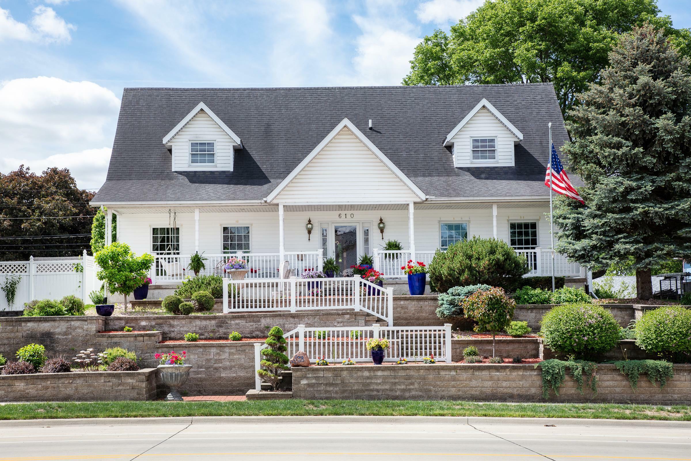 Property Photo: 610 E Bremer Avenue IA 50677