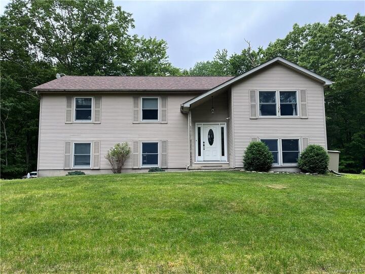 14 Hawk Hills Circle  Otisville NY 10963 photo