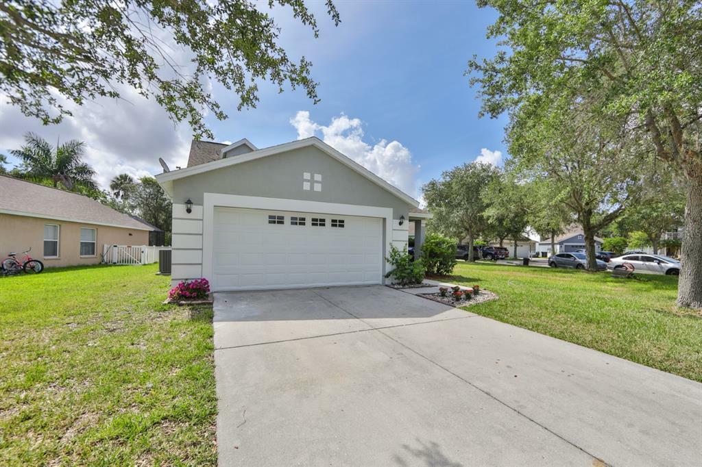 Property Photo:  6429 Coral Creek Court  FL 34222 