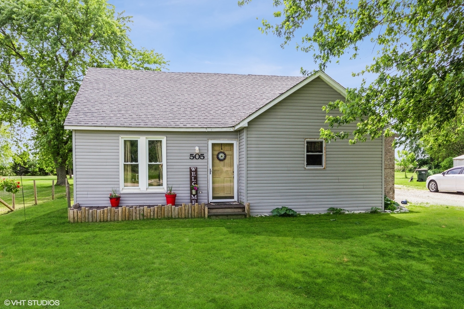 Property Photo:  505 S Mitchell Street  IL 60407 