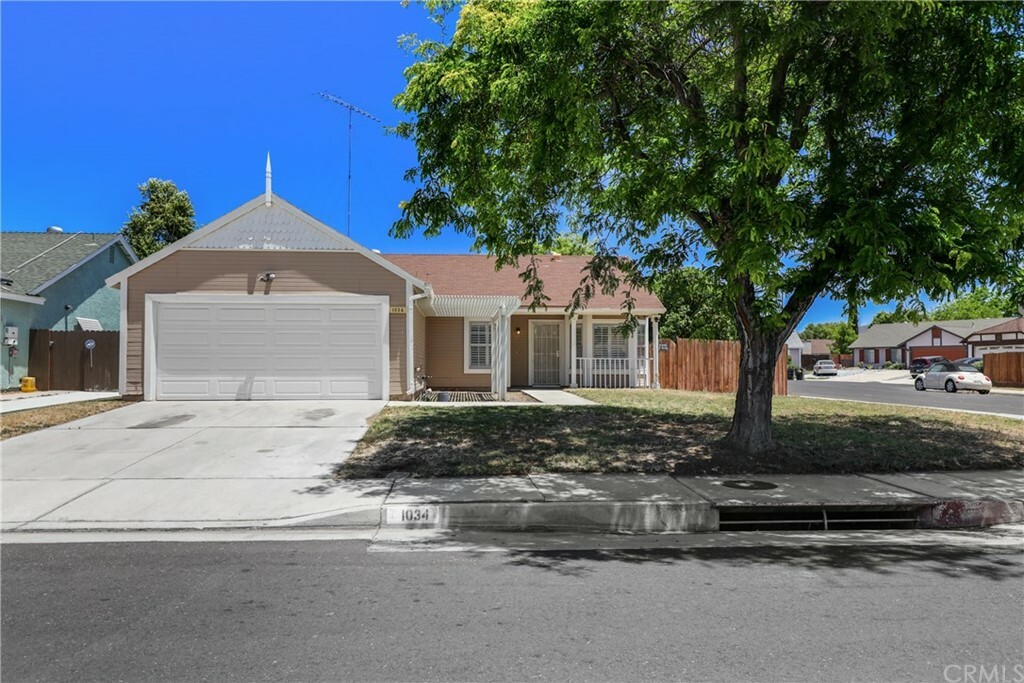 Property Photo:  1034 Orchid Street  CA 92545 