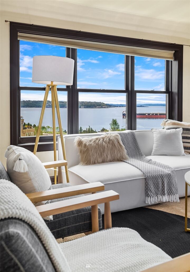 Property Photo: 519 W Roy Street 407 WA 98119