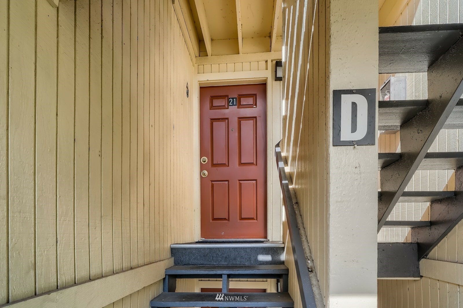 Property Photo: 31003 14th Avenue S D21 WA 98003
