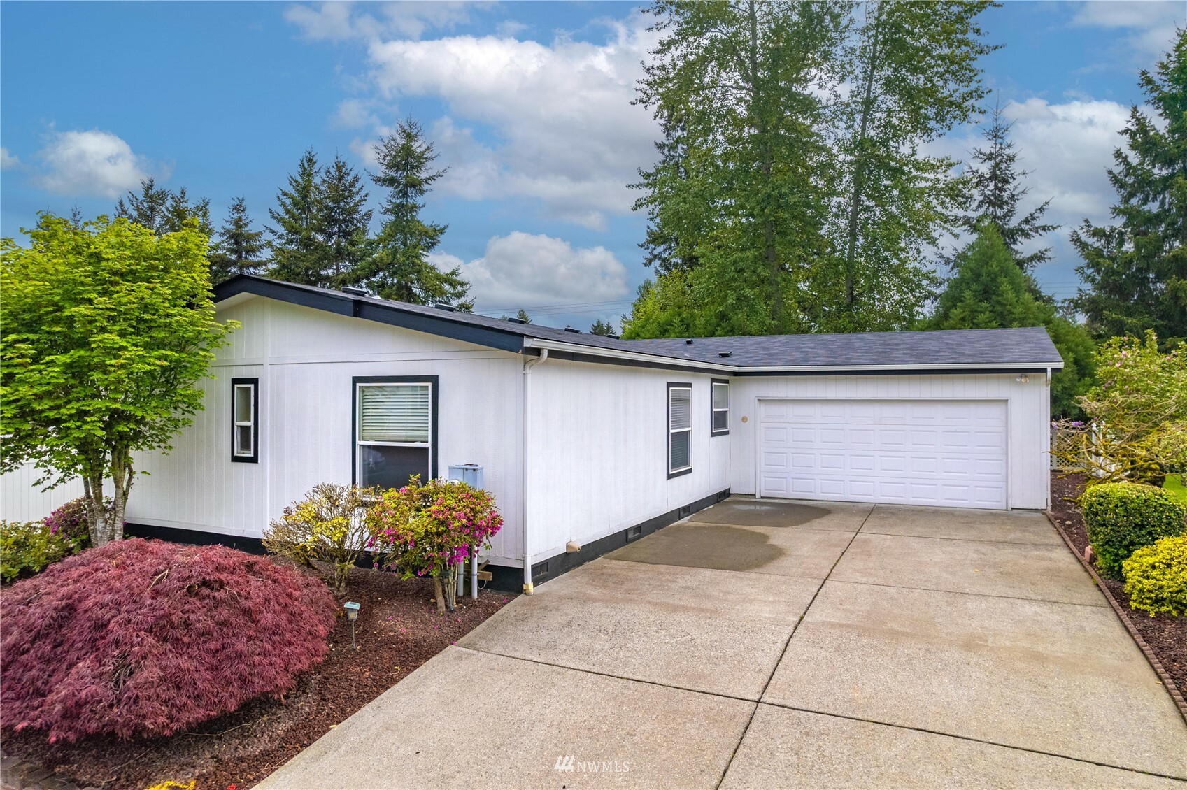 Property Photo:  15418 122nd Avenue Ct E #11  WA 98374 