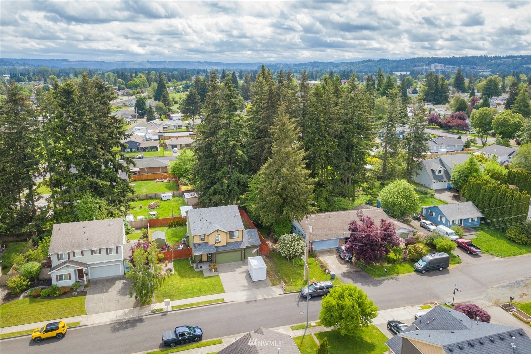 Property Photo:  429 20th Street NW  WA 98371 