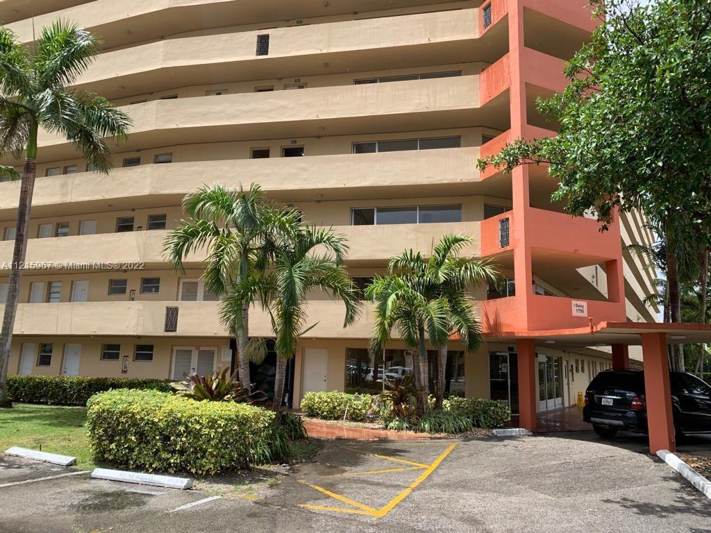 Property Photo: 1750 NE 191 St 507 FL 33179