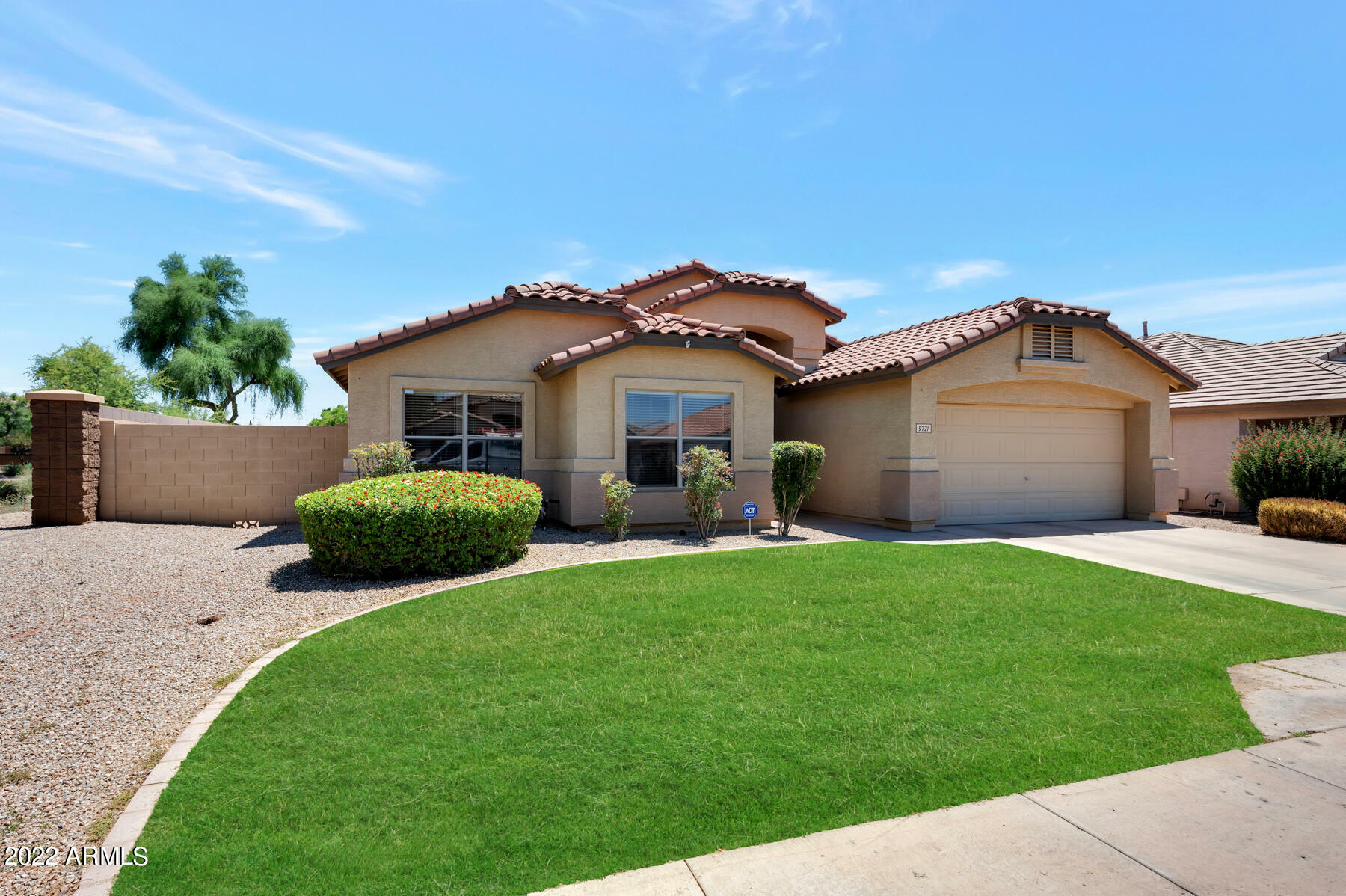 Property Photo: 9721 E Obispo Avenue AZ 85212