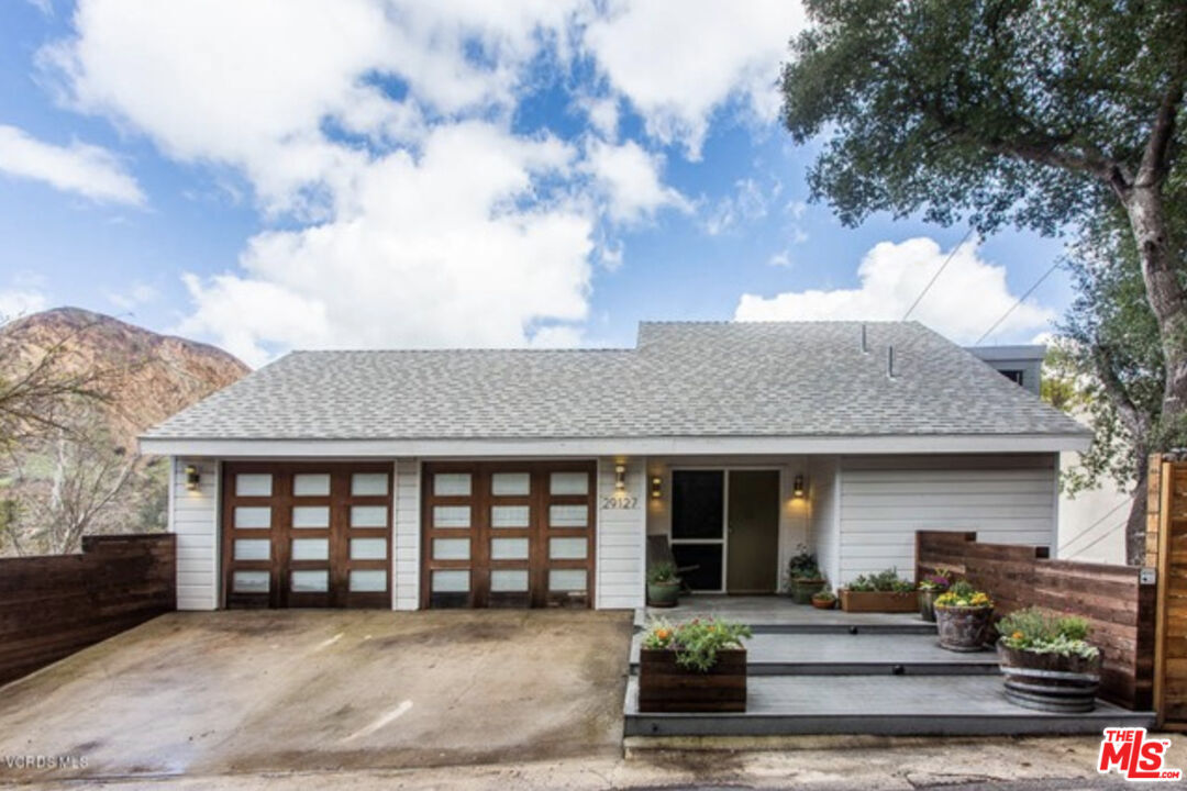 Property Photo: 29127 Triunfo Dr CA 91301