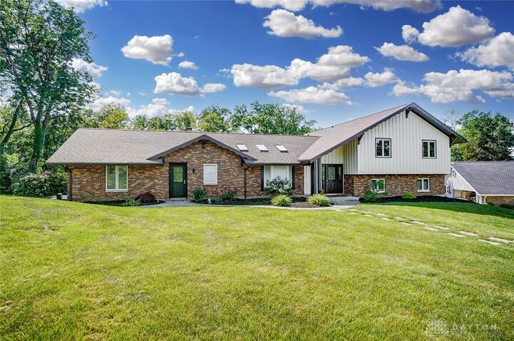 6521 Cedarview Court  Miamisburg OH 45459 photo
