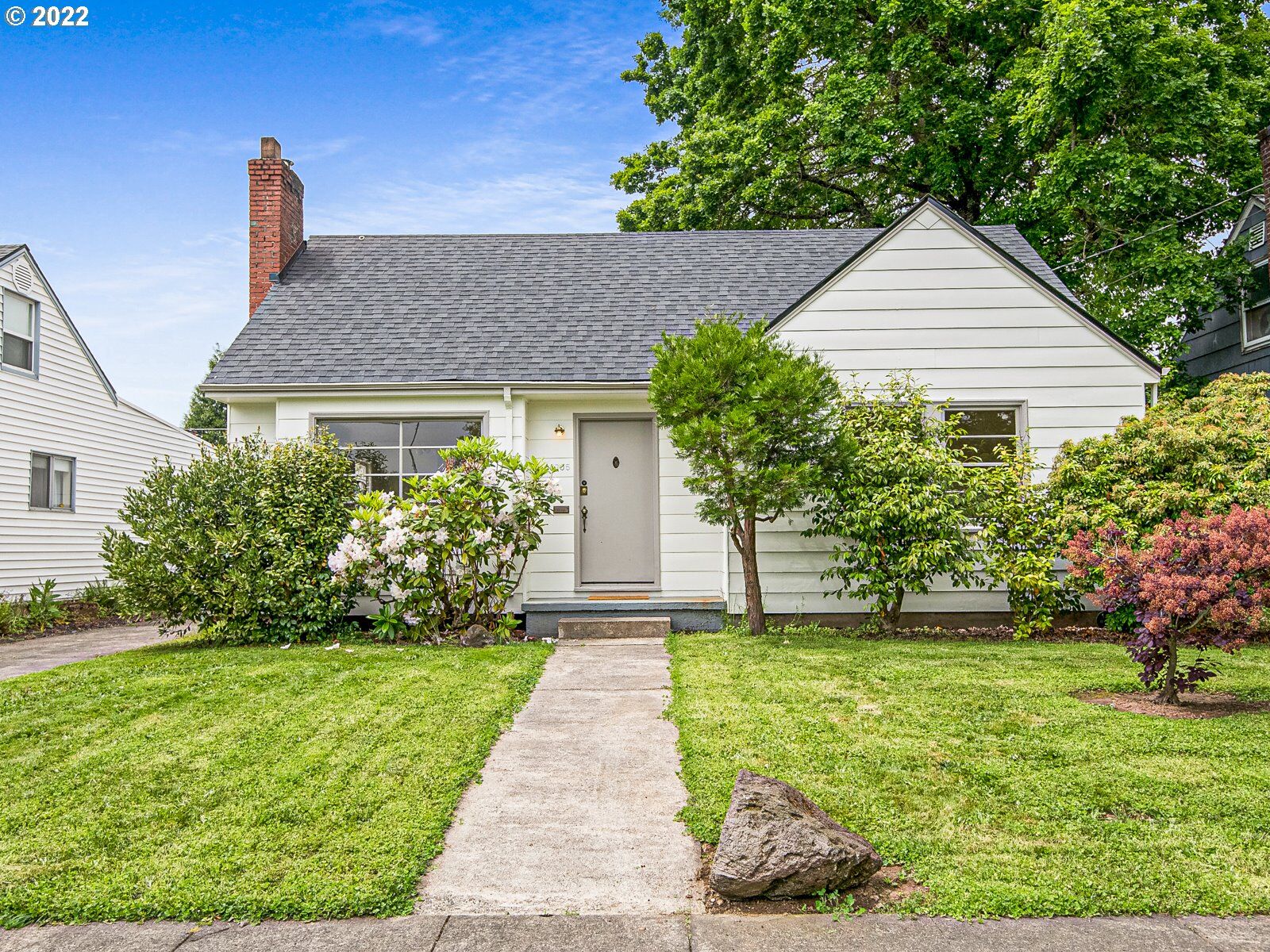 Property Photo: 6705 NE 27th Ave OR 97211