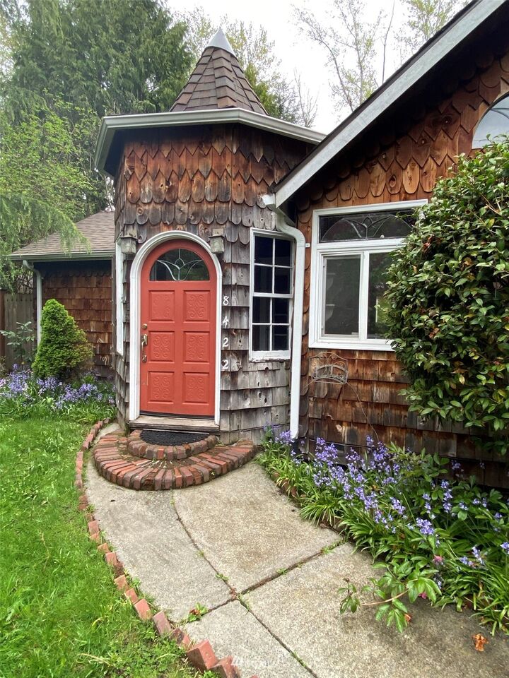 Property Photo:  8422 NE 141st Street  WA 98034 