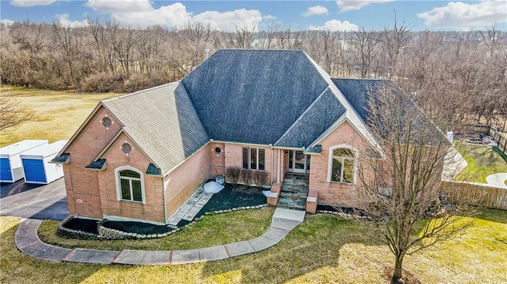 Property Photo: 1871 Winding Brook Way OH 45385