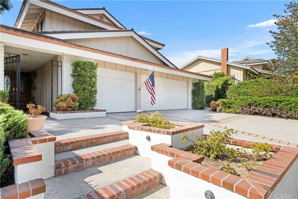 Property Photo:  9105 Lindante Drive  CA 90603 