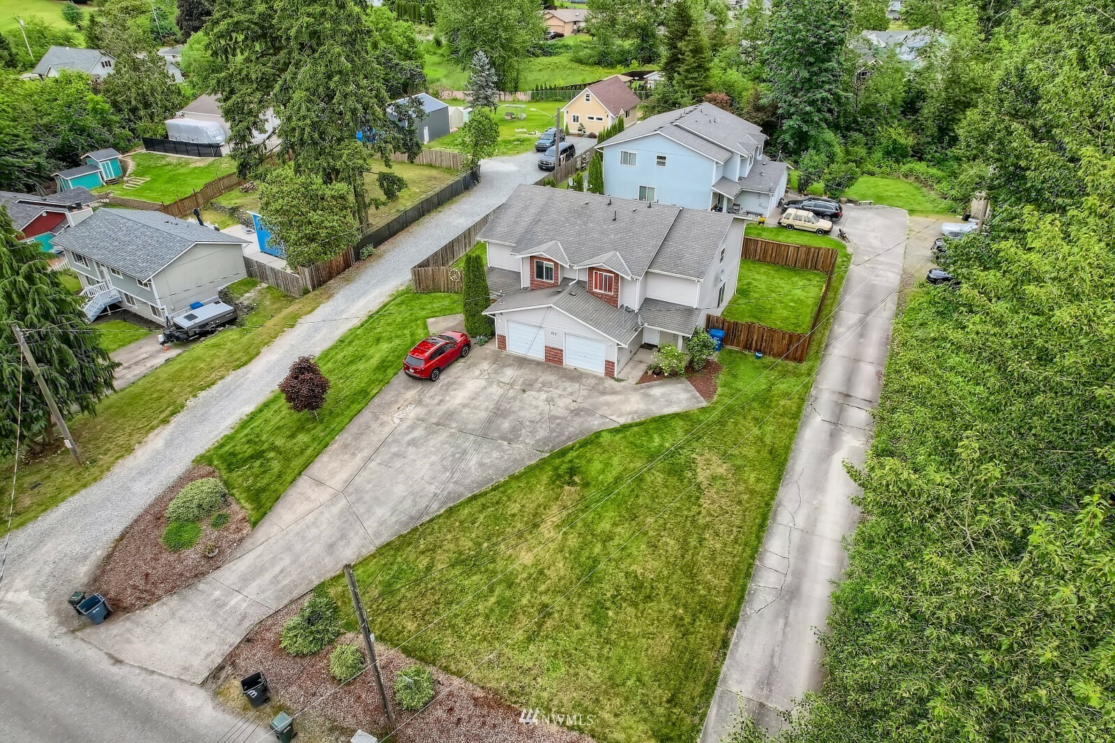 Property Photo:  610 11th Avenue  WA 98354 